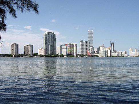 Blick vom Wasser auf Miami Fotos