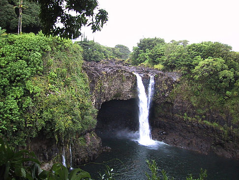 Wasserfall auf Hawaii Fotos